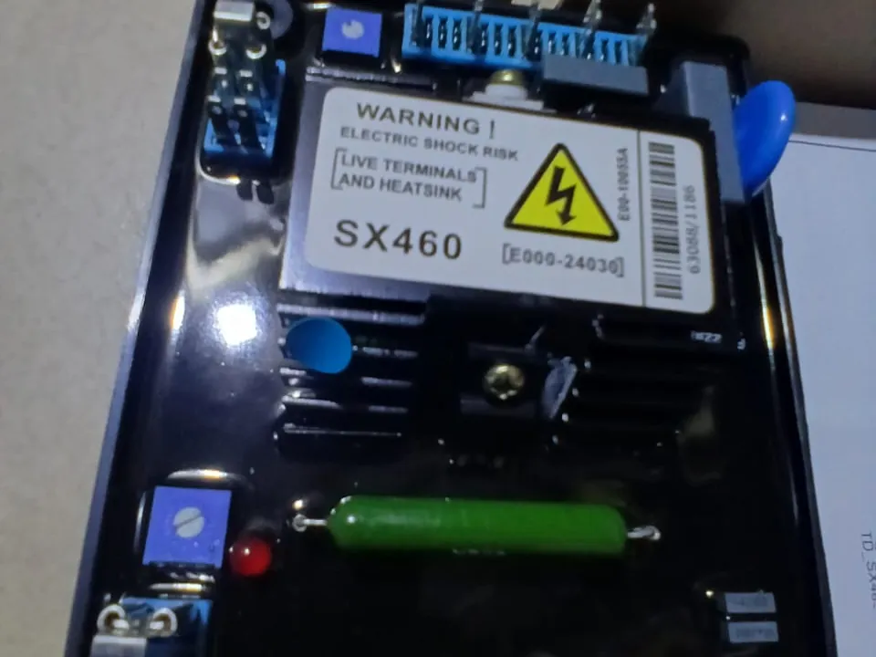 Régulateur de tension d'alternateur SX460 posé dans son emballage